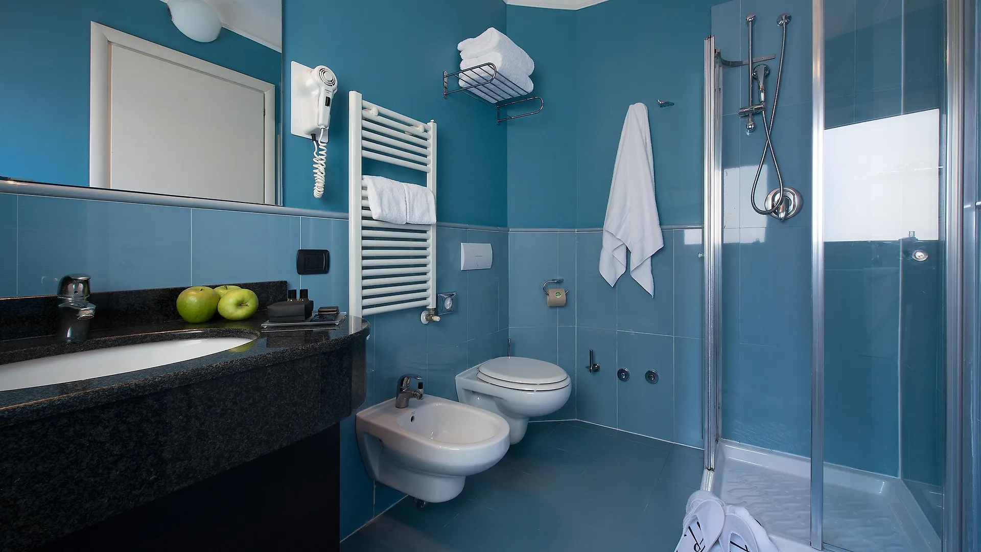 Cdh Hotel לה ספציה 4*,